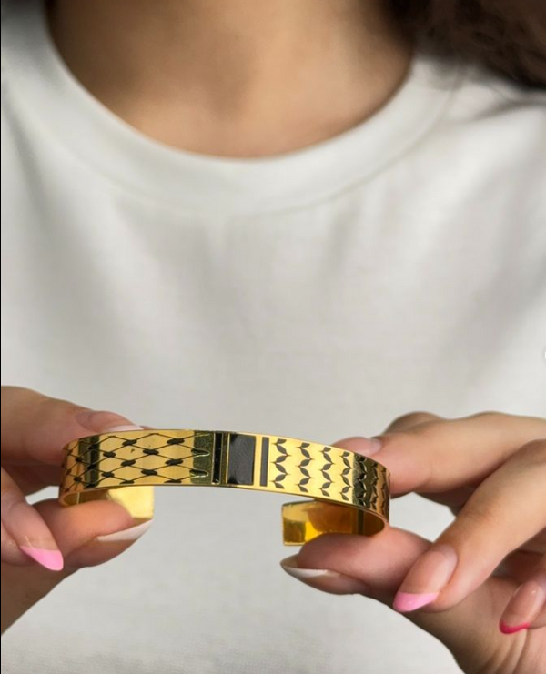 Golden Bracelet with Kufiya Pattern